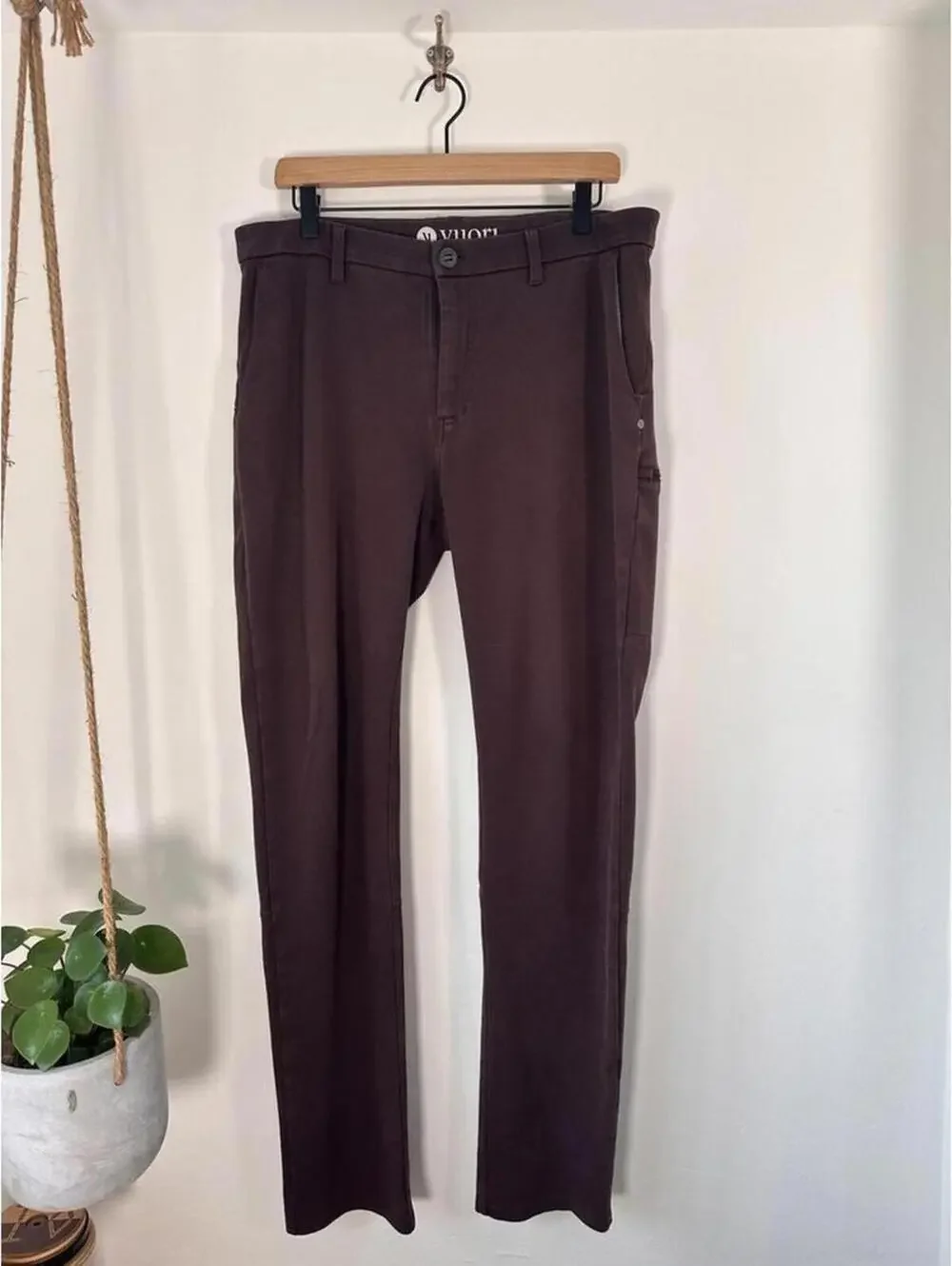 Vuori Everything Chino Pants Slim Fit Stretch Performance Maroon 35
